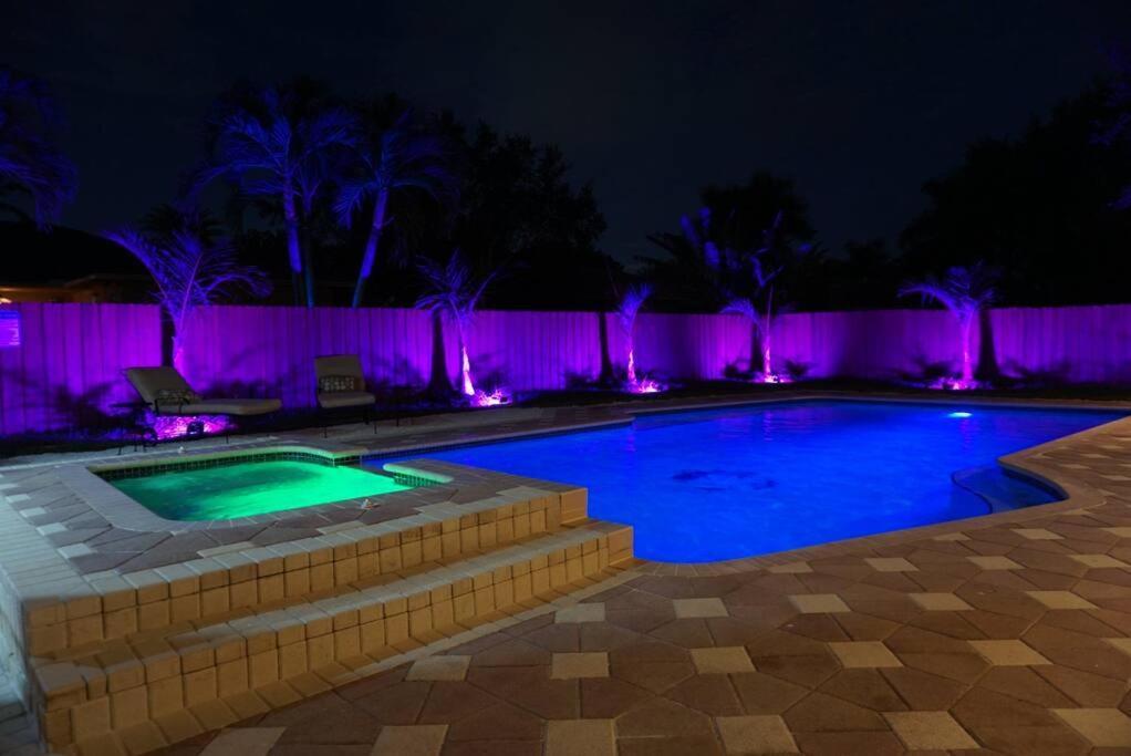 New Luxury Vacation Dream Rental- Sleeps 15! マイアミ エクステリア 写真
