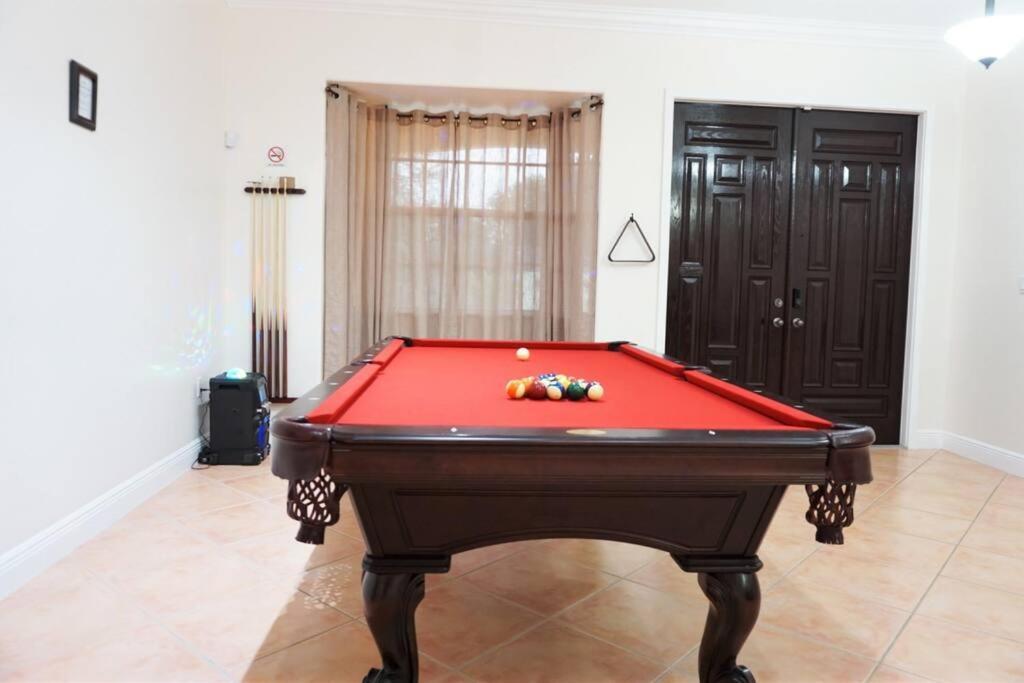 New Luxury Vacation Dream Rental- Sleeps 15! マイアミ エクステリア 写真