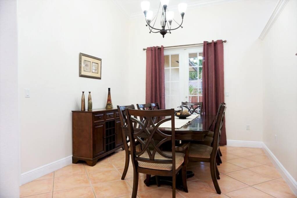 New Luxury Vacation Dream Rental- Sleeps 15! マイアミ エクステリア 写真