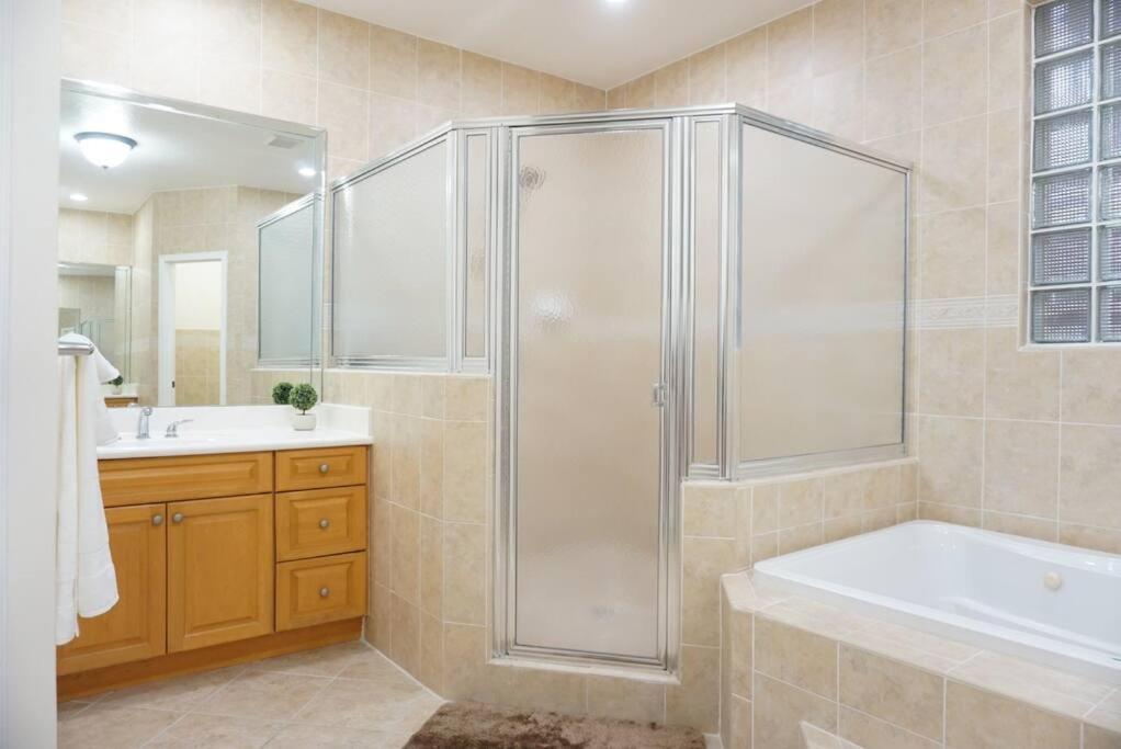 New Luxury Vacation Dream Rental- Sleeps 15! マイアミ エクステリア 写真