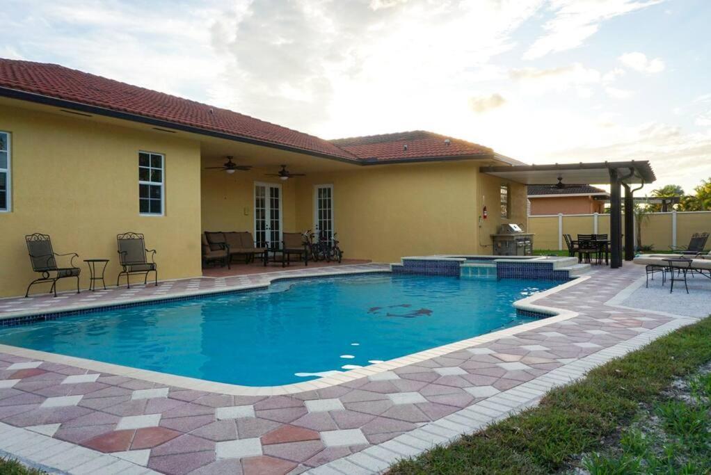 New Luxury Vacation Dream Rental- Sleeps 15! マイアミ エクステリア 写真
